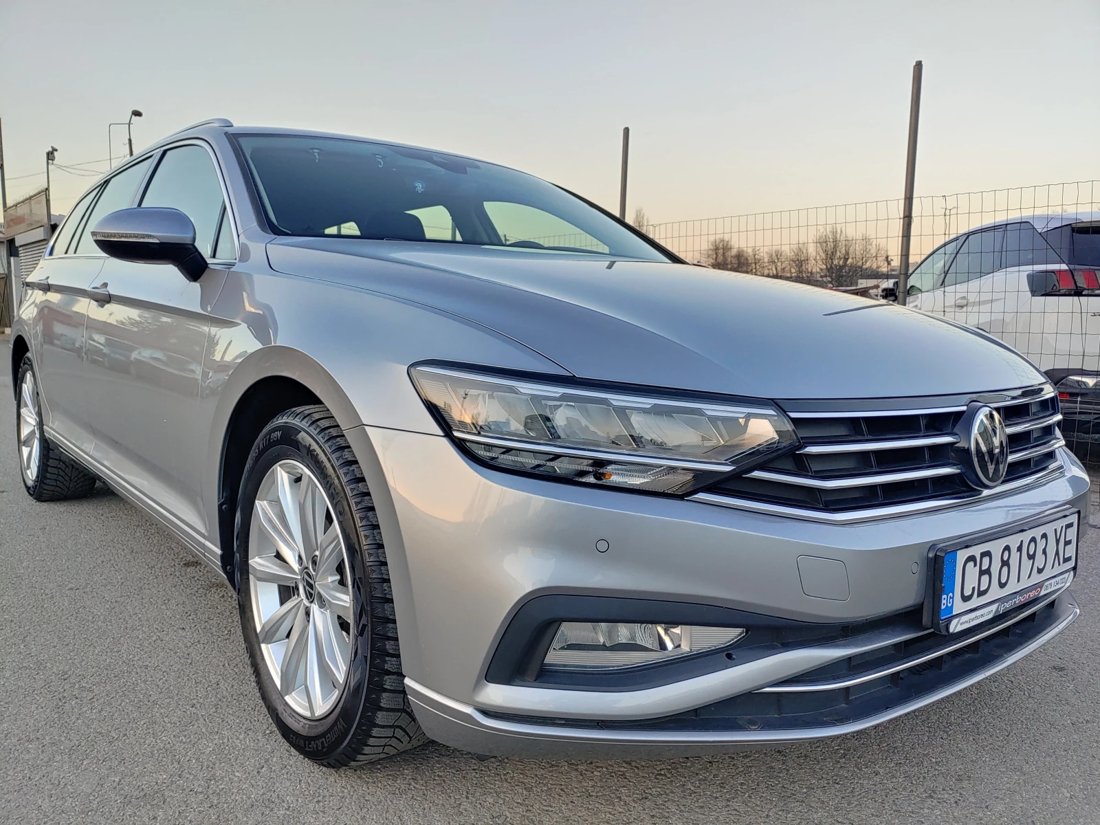 VW Passat 2.0TDI-Изключително запазен! - изображение 2