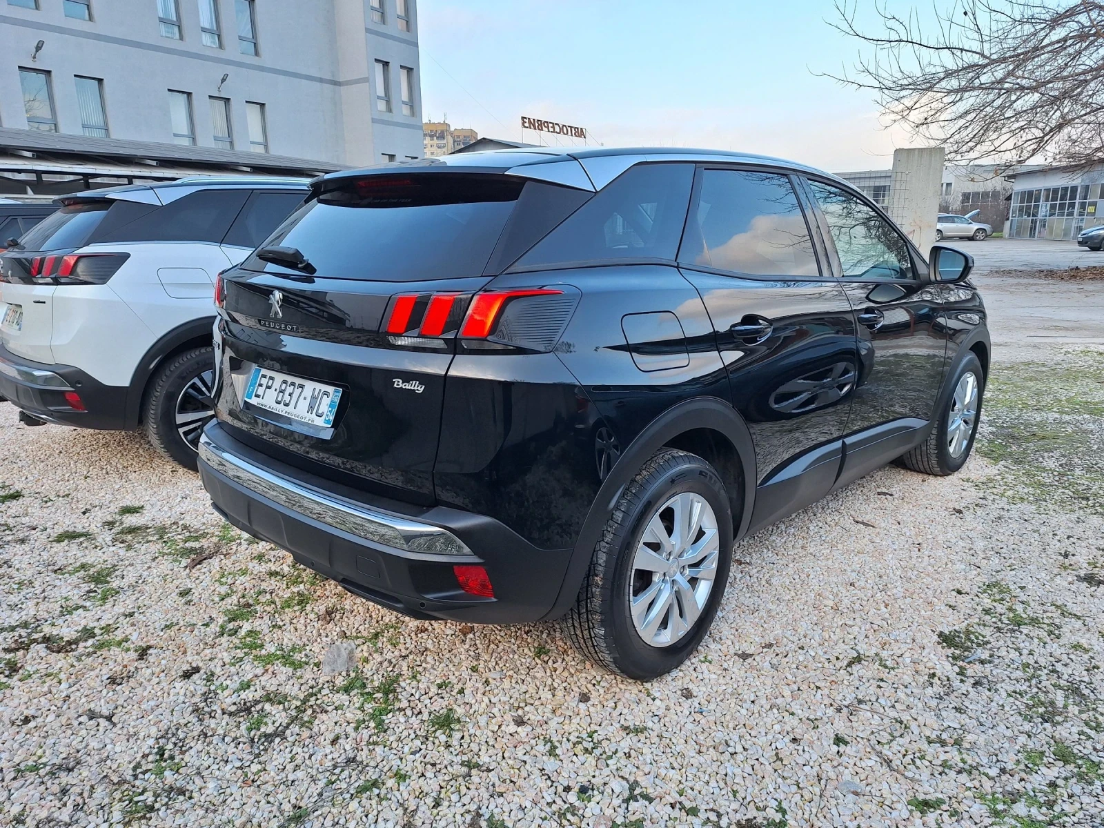 Peugeot 3008 1.6d* Автоматик/Навигация/Лед/Топ/2018г* , снимка 8 - Автомобили и джипове - 53649122