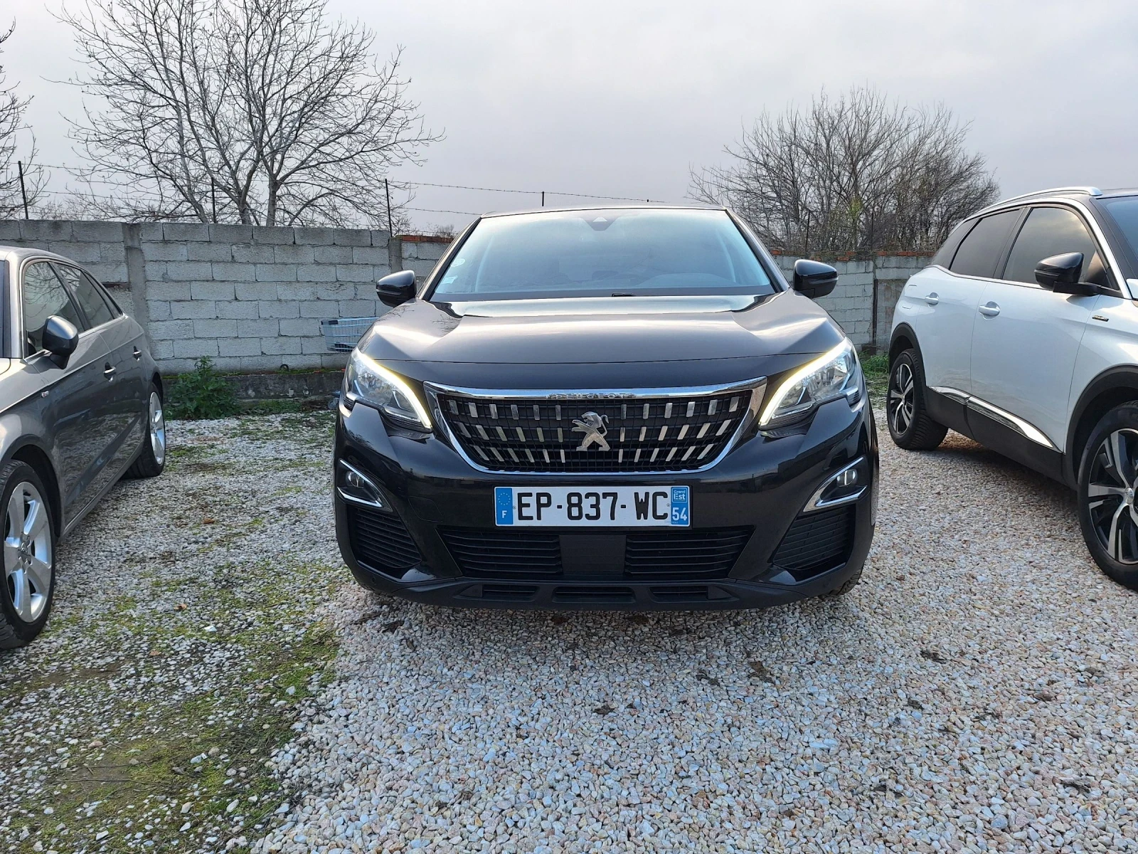Peugeot 3008 1.6d* Автоматик/Навигация/Лед/Топ/2018г* , снимка 2 - Автомобили и джипове - 53649122