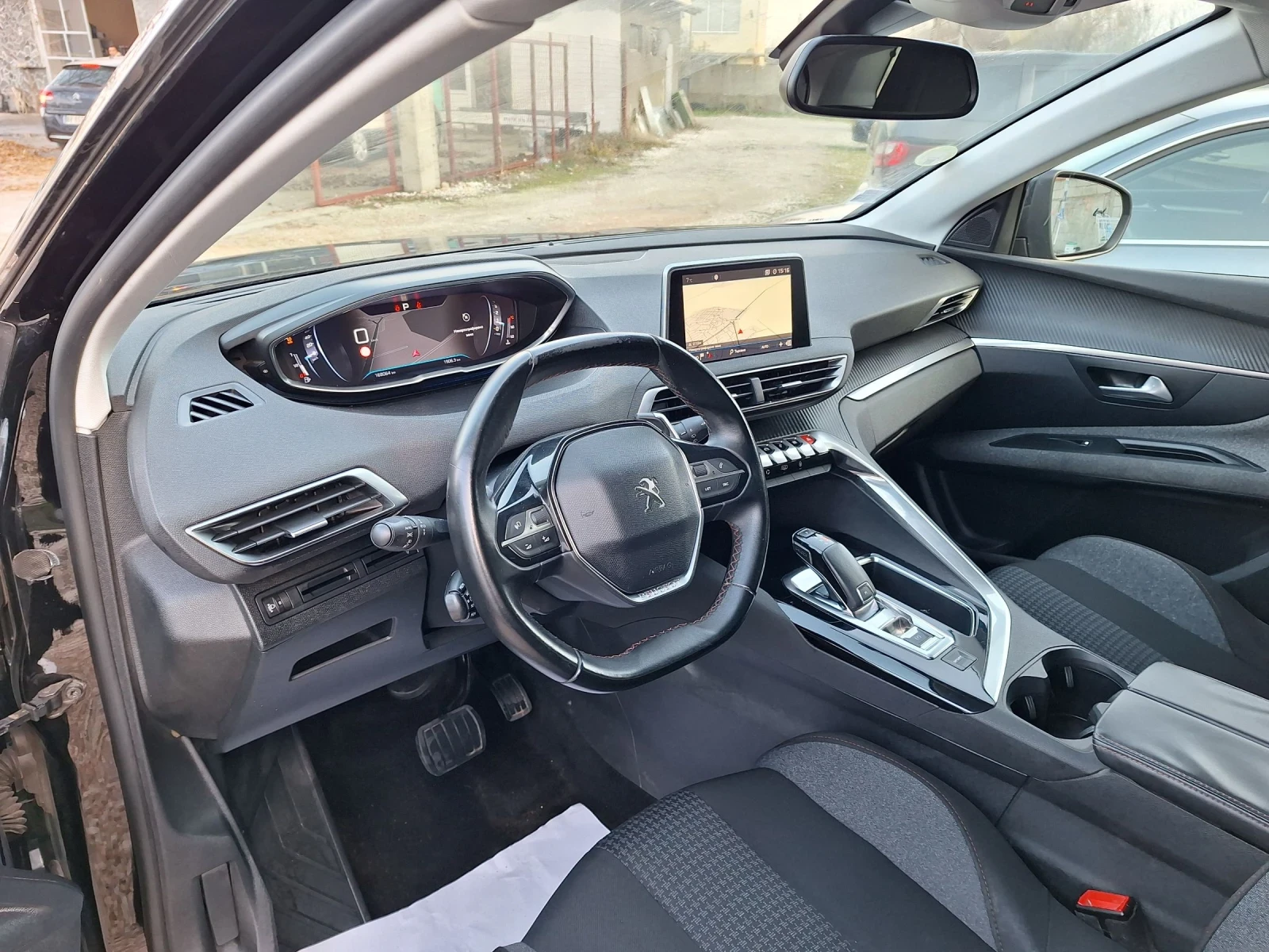 Peugeot 3008 1.6d* Автоматик/Навигация/Лед/Топ/2018г* , снимка 11 - Автомобили и джипове - 53649122