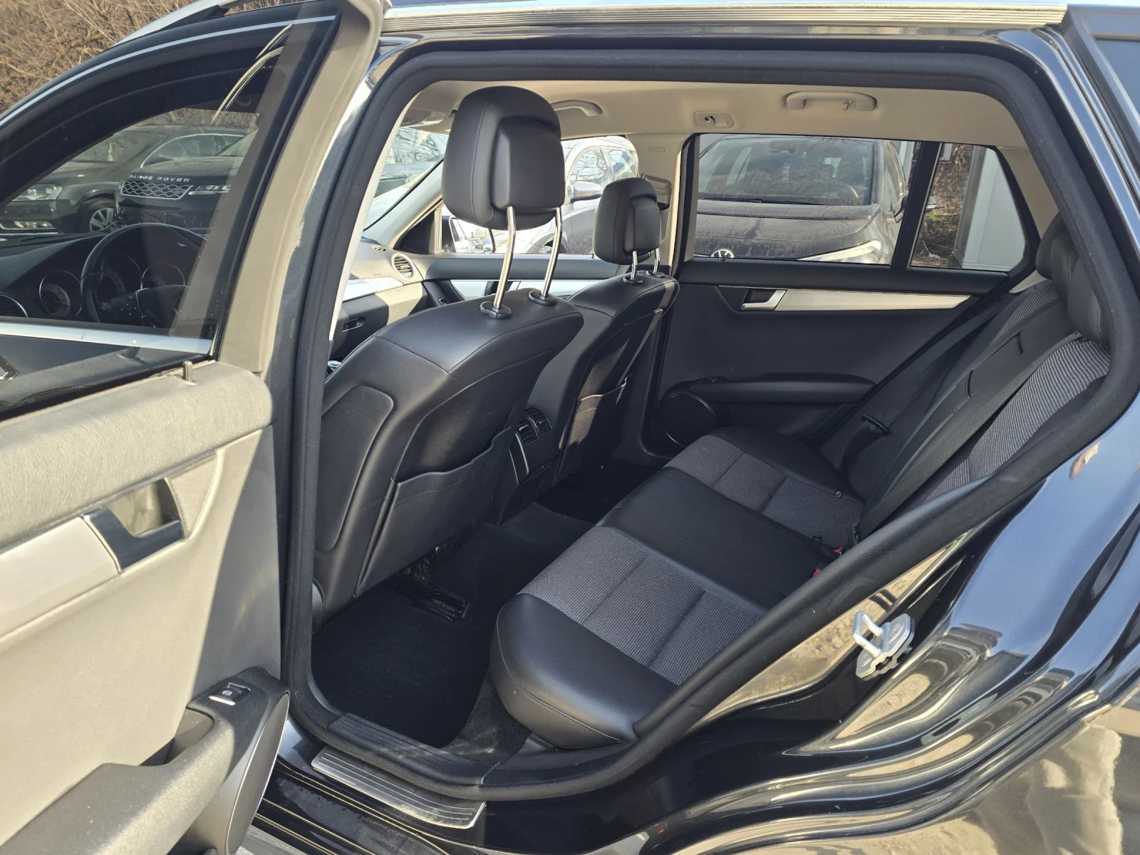 Mercedes-Benz C 220 2.2CDI 170к.с 6 скорости, снимка 11 - Автомобили и джипове - 53710376