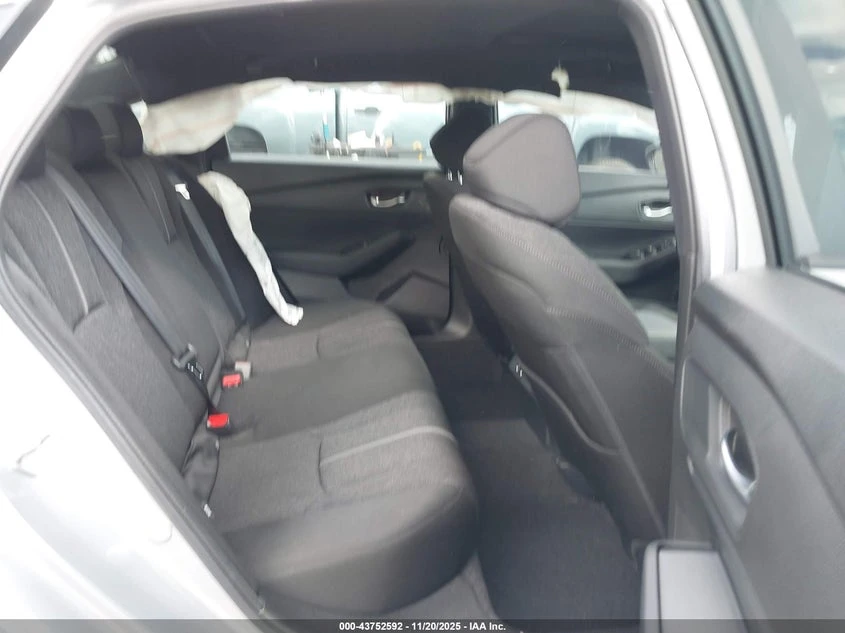 Honda Accord 2.0l Hybrid Sport, снимка 8 - Автомобили и джипове - 53773667