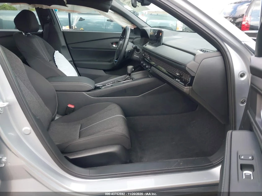 Honda Accord 2.0l Hybrid Sport, снимка 5 - Автомобили и джипове - 53773667