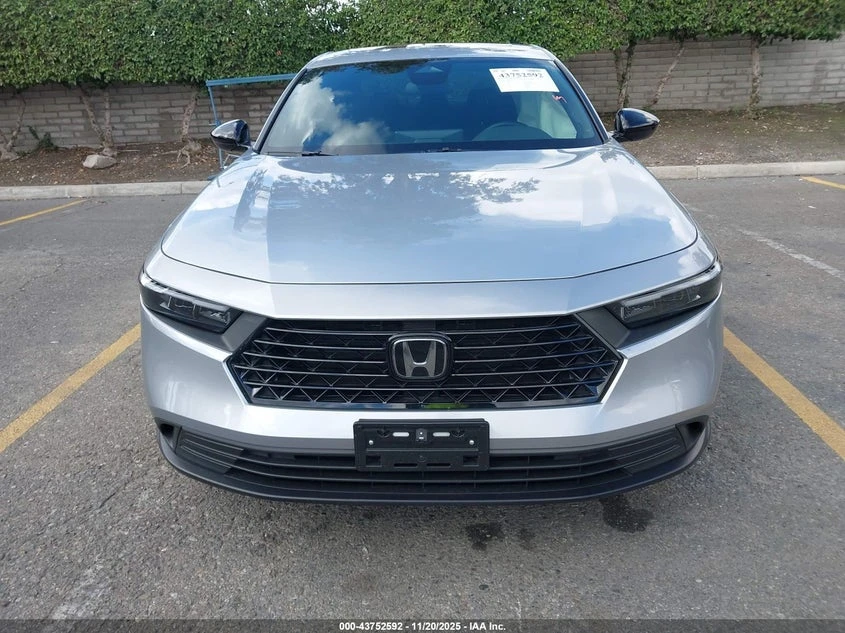 Honda Accord 2.0l Hybrid Sport, снимка 12 - Автомобили и джипове - 53773667