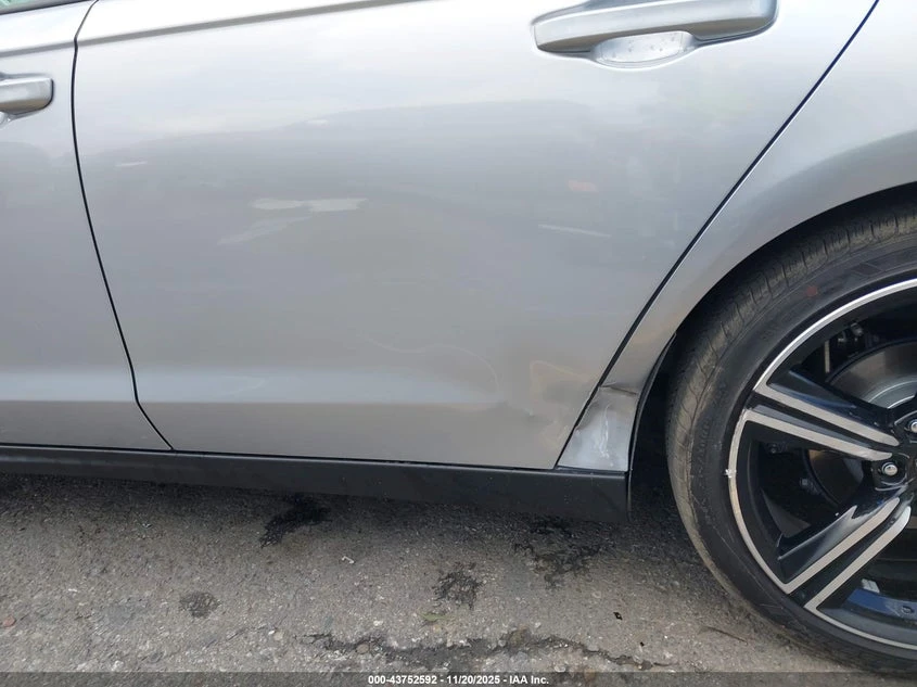 Honda Accord 2.0l Hybrid Sport, снимка 6 - Автомобили и джипове - 53773667