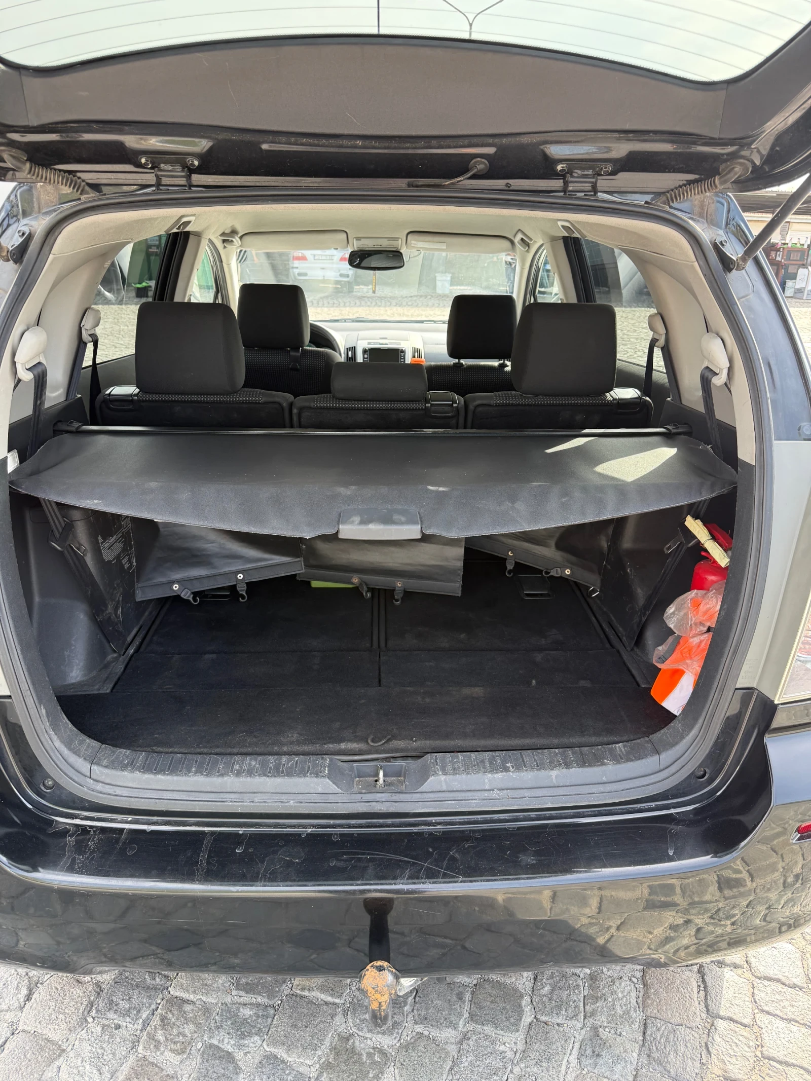 Toyota Corolla verso, снимка 9 - Автомобили и джипове - 54221769