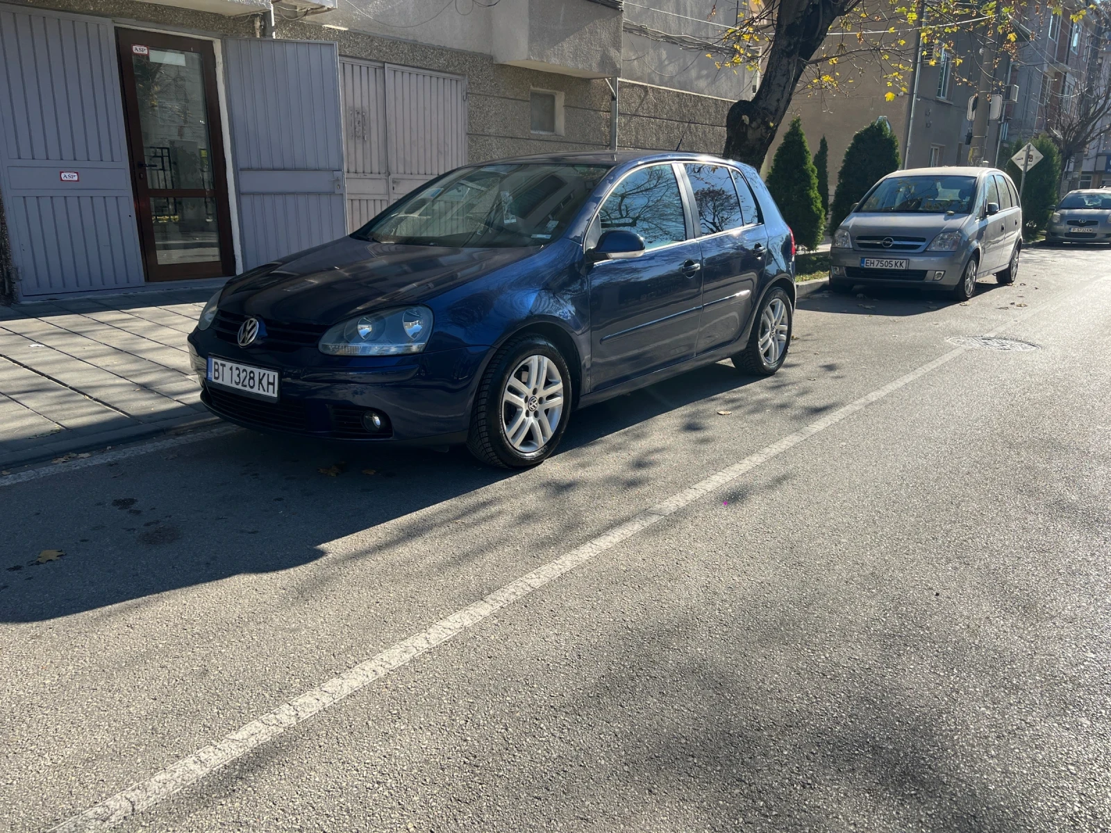 VW Golf, снимка 4 - Автомобили и джипове - 54371440