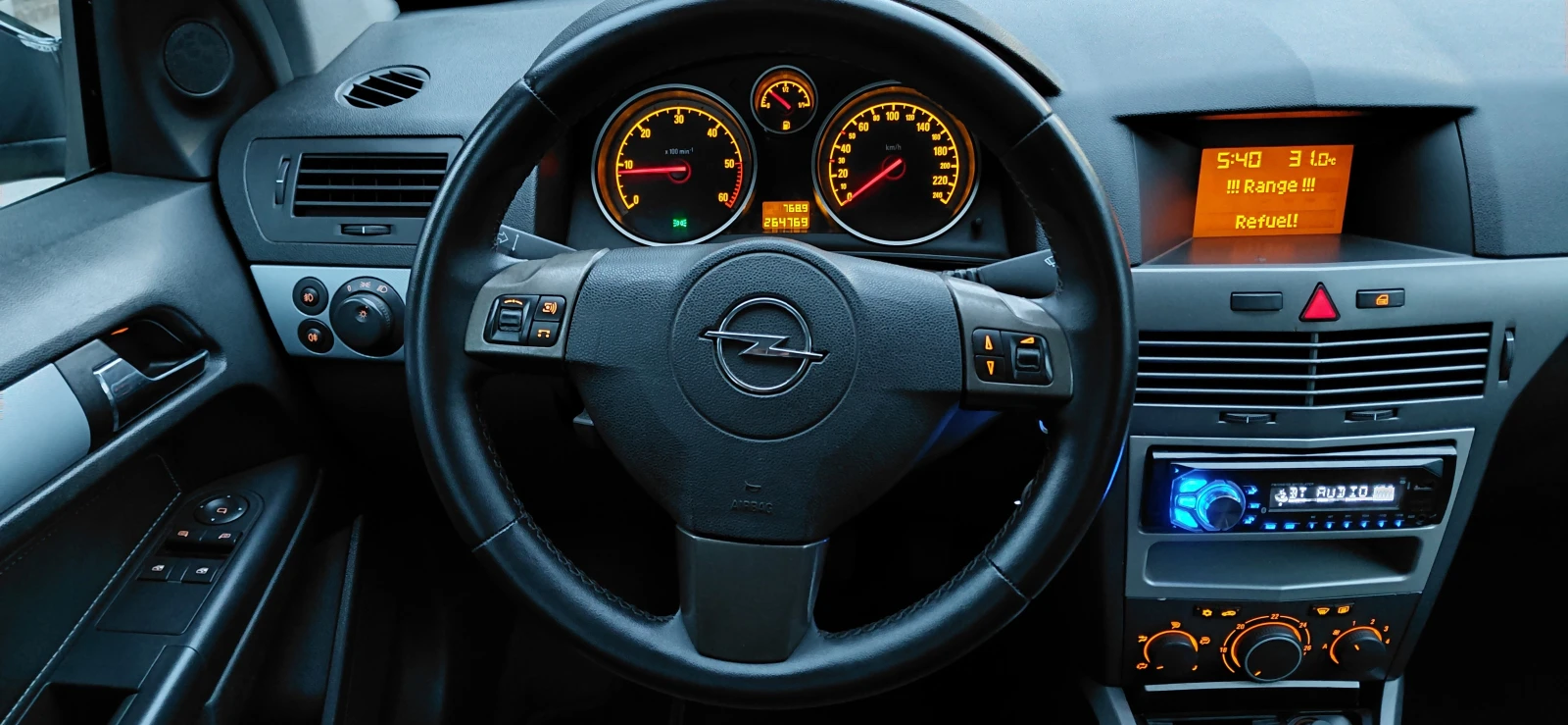 Opel Astra 1.7 CDTI ISUZU, снимка 11 - Автомобили и джипове - 54818413