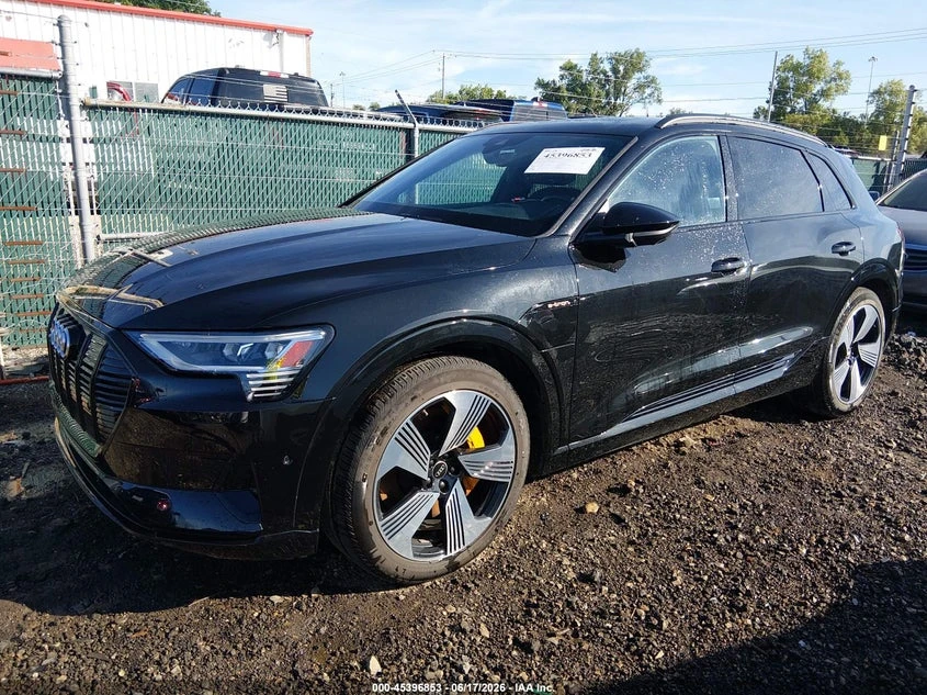Audi E-Tron Premium Plus Quattro, снимка 2 - Автомобили и джипове - 55140040
