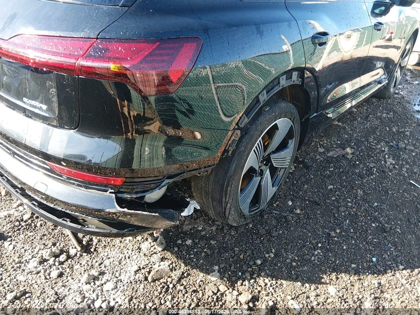 Audi E-Tron Premium Plus Quattro, снимка 6 - Автомобили и джипове - 55140040