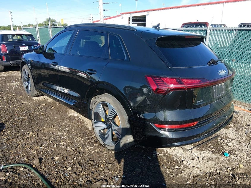 Audi E-Tron Premium Plus Quattro, снимка 3 - Автомобили и джипове - 55140040
