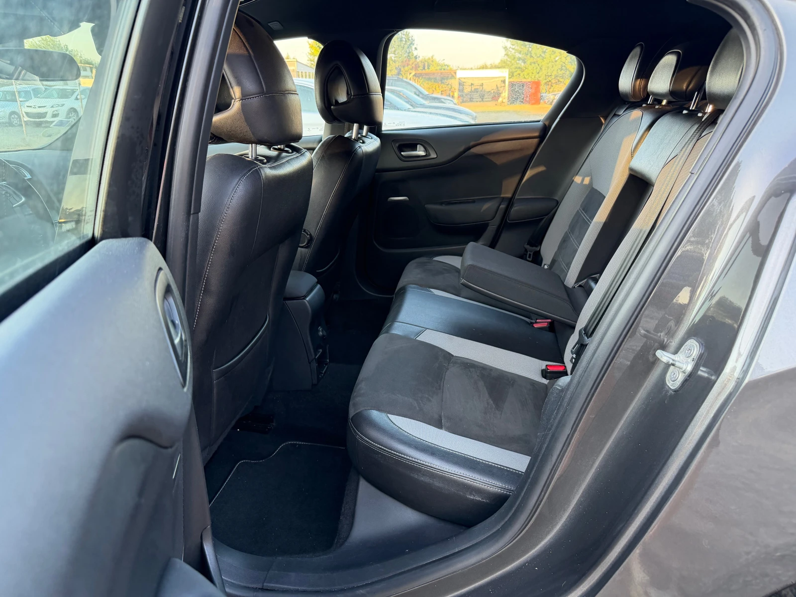 DS DS 4 1.6hdi 120к.с Business, снимка 14 - Автомобили и джипове - 55619080