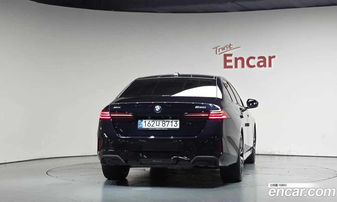 BMW 530 530i xDrive M Sport, снимка 4 - Автомобили и джипове - 56157026