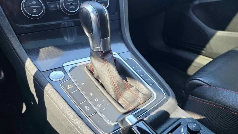 VW Golf GTI * Performance * АвтоКредит * (ЦЕНА ДО БГ), снимка 15 - Автомобили и джипове - 56231669