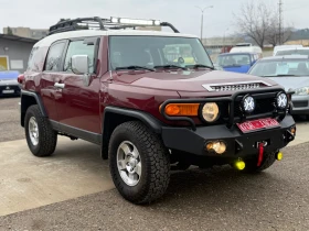Toyota Fj cruiser 4х4* ЛЕБЕДКА* АВТОМАТ* РОЛБАР* УНИКАЛНА, снимка 2