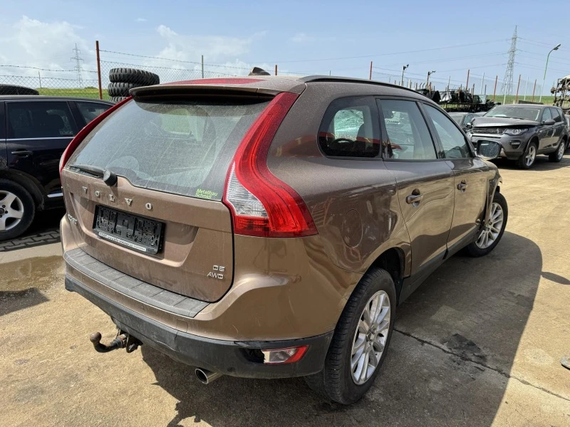 Volvo XC60 2.4 D5, снимка 4 - Автомобили и джипове - 45433094