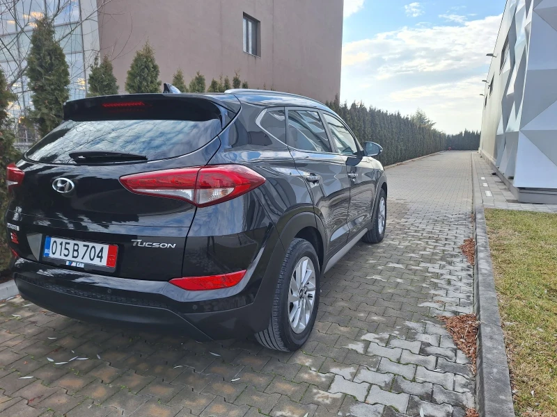 Hyundai Tucson 1.7дизел АВТОМАТ, снимка 6 - Автомобили и джипове - 48792363