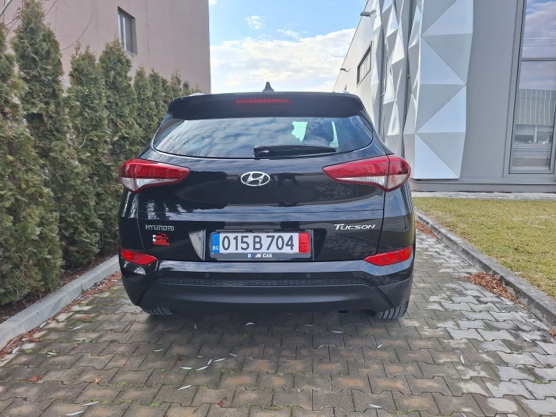 Hyundai Tucson 1.7дизел АВТОМАТ, снимка 5 - Автомобили и джипове - 48792363