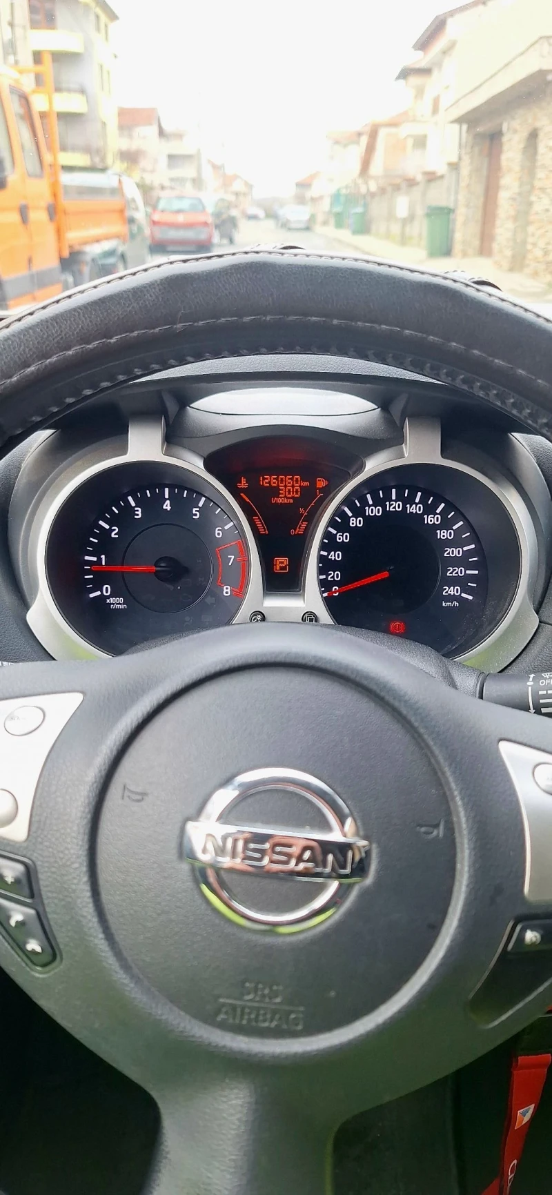 Nissan Juke, снимка 15 - Автомобили и джипове - 48985298