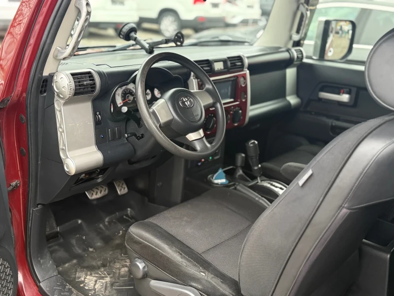 Toyota Fj cruiser 4х4* ЛЕБЕДКА* АВТОМАТ* УНИКАЛНА, снимка 9 - Автомобили и джипове - 53203601