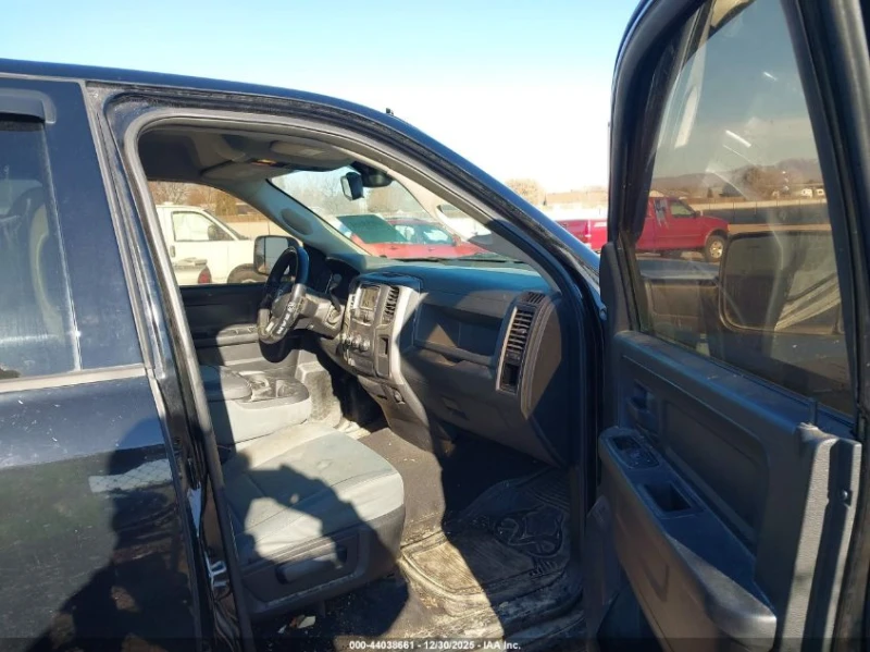 Dodge RAM 1500 5.7l Express, снимка 5 - Автомобили и джипове - 53263140