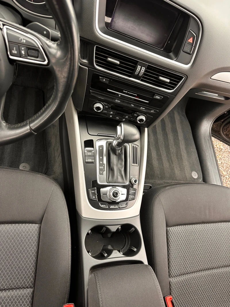 Audi Q5 2.0TDI 190 ks, снимка 11 - Автомобили и джипове - 53444451