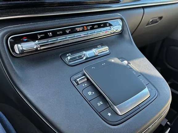 Mercedes-Benz EQV 300 Long = Avantgarde = Airmatic  | Mobile.bg   4