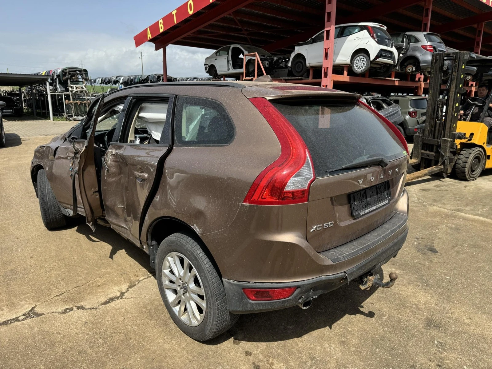 Volvo XC60 2.4 D5 - изображение 6