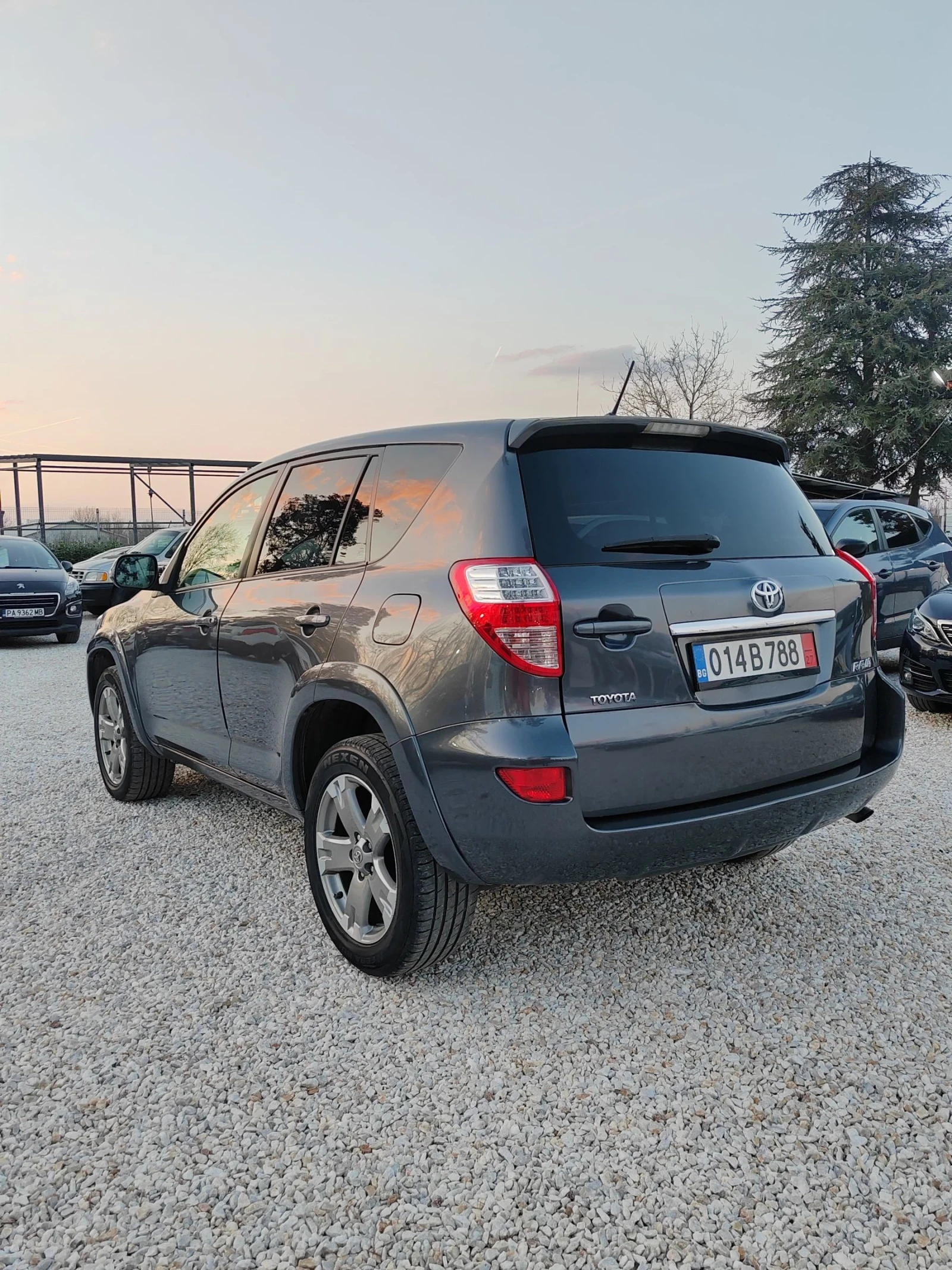 Toyota Rav4 2.2, 150к.с.4х4, ТОП , снимка 4 - Автомобили и джипове - 53739245