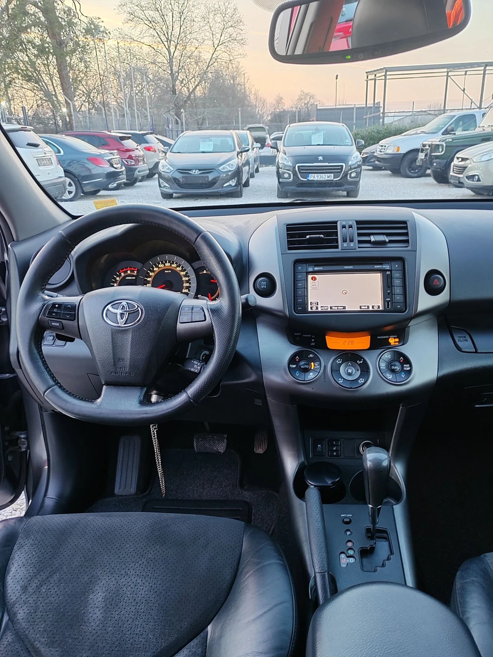 Toyota Rav4 2.2, 150к.с.4х4, ТОП , снимка 12 - Автомобили и джипове - 53739245