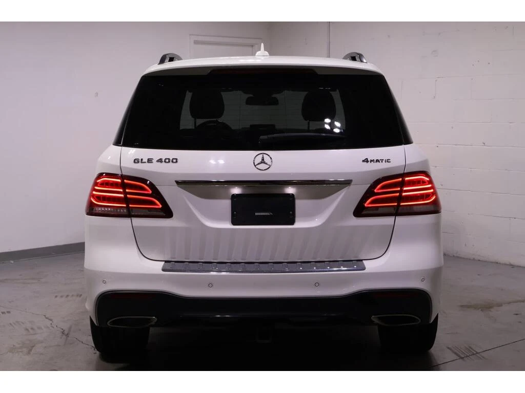 Mercedes-Benz GLE 400 | AMG NIGHT PKG | INTELLIGENT DRIVE | , снимка 4 - Автомобили и джипове - 53779806