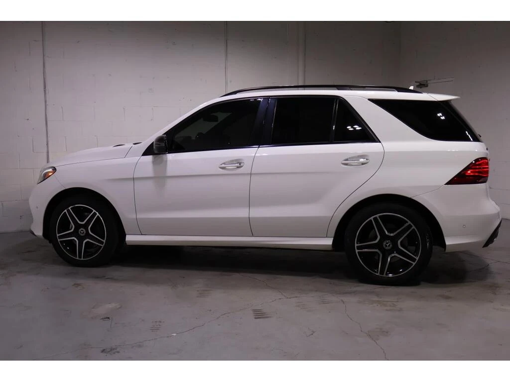 Mercedes-Benz GLE 400 | AMG NIGHT PKG | INTELLIGENT DRIVE | , снимка 2 - Автомобили и джипове - 53779806