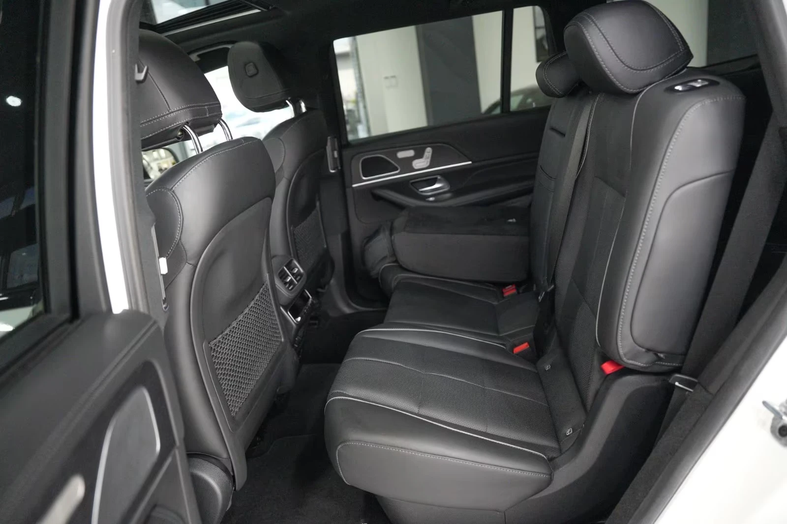 Mercedes-Benz GLS580 AMG 4M Night Massage, снимка 6 - Автомобили и джипове - 54299443