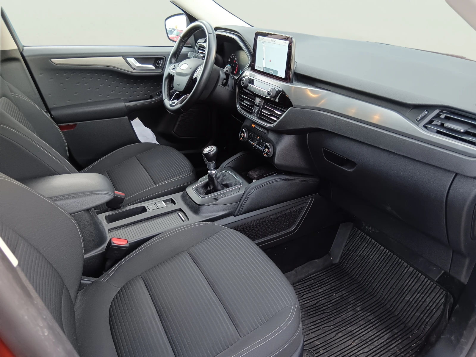 Ford Kuga 1.5 EcoBoost, снимка 11 - Автомобили и джипове - 54537863