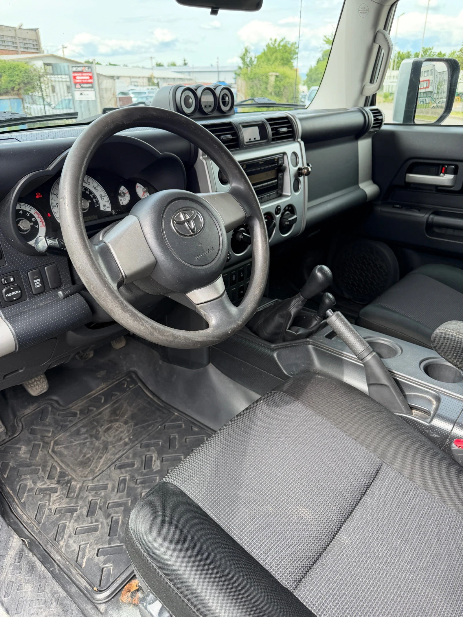 Toyota Fj cruiser 4.0 4х4 Ръчни Скорости , снимка 11 - Автомобили и джипове - 54609117
