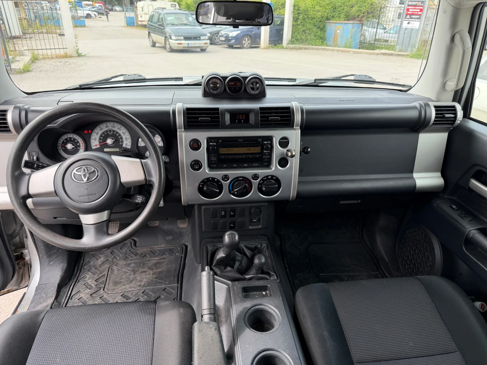 Toyota Fj cruiser 4.0 4х4 Ръчни Скорости , снимка 14 - Автомобили и джипове - 54609117