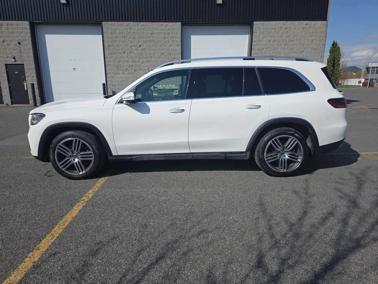 Mercedes-Benz GLS 450 ДИСТРОНИК * 360 * BURMESTER * PANO * ОБДУХВАНЕ, снимка 2 - Автомобили и джипове - 54611389