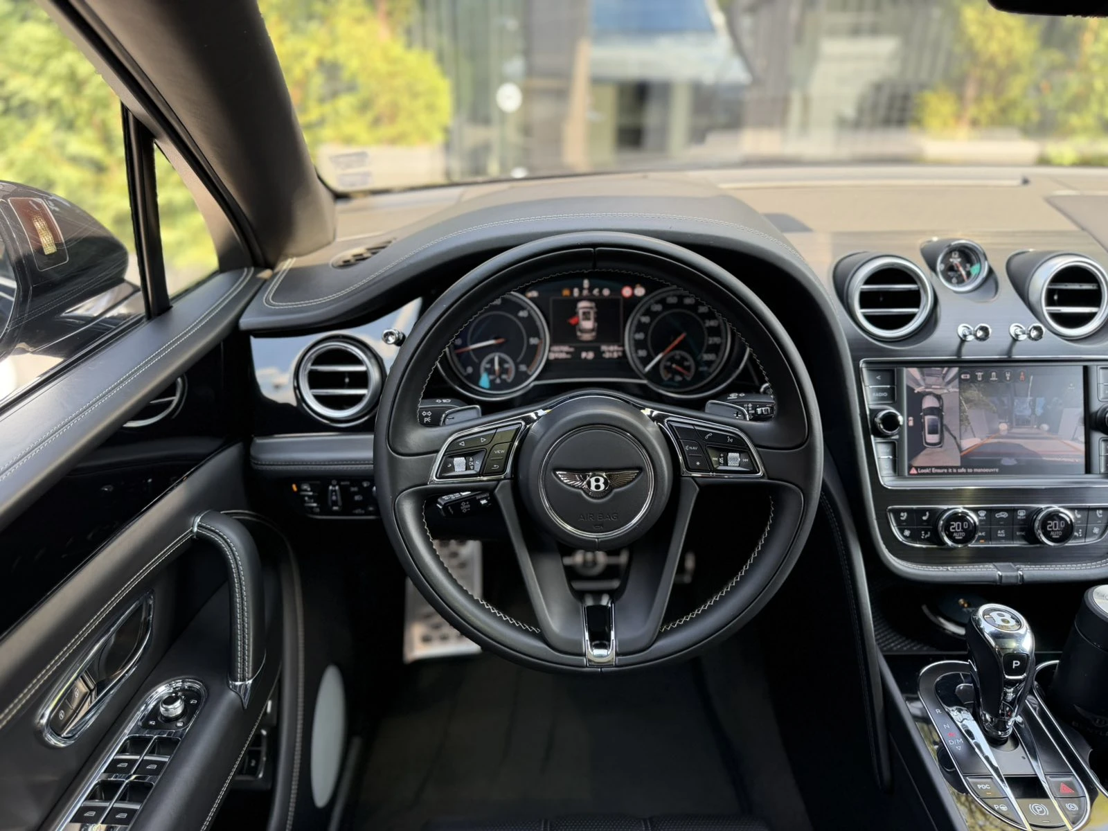 Bentley Bentayga TV/360/7SEATS/MASSAGE, снимка 8 - Автомобили и джипове - 55593371