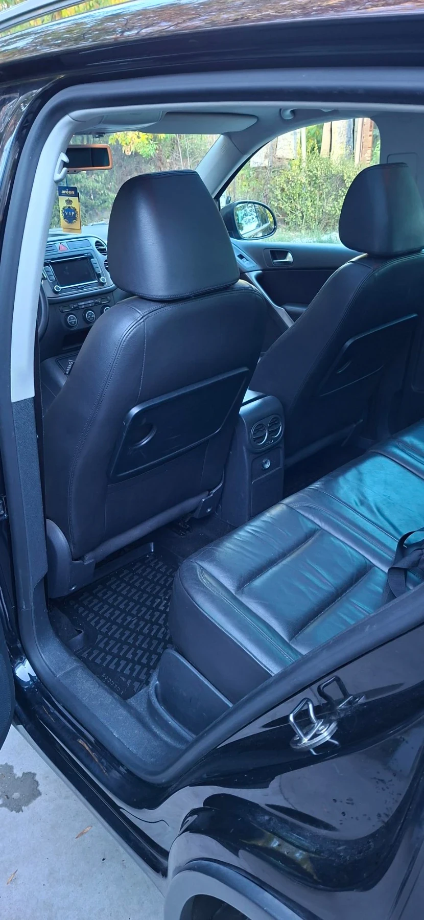 VW Tiguan 4.4, снимка 9 - Автомобили и джипове - 56301105