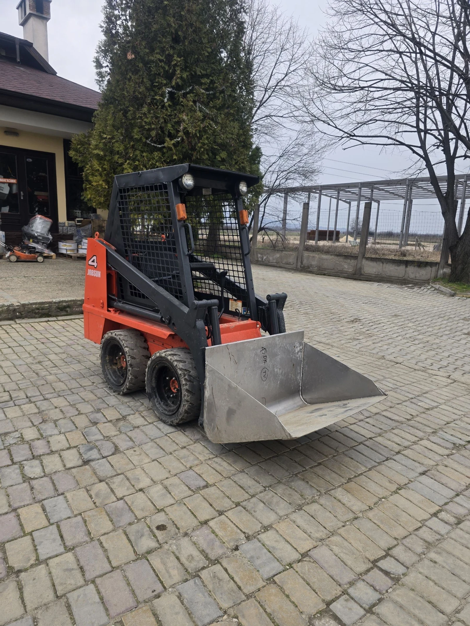 Мини челни товарачи Bobcat Toyota SD4