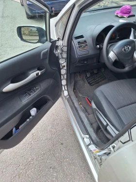 Обява за продажба на Toyota Auris 1.4 D4D ~11 999 лв. - изображение 10