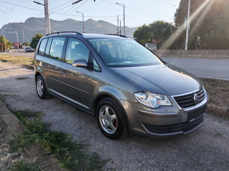 VW Touran 1.9 tdi 105ps Navi, снимка 3 - Автомобили и джипове - 51518455