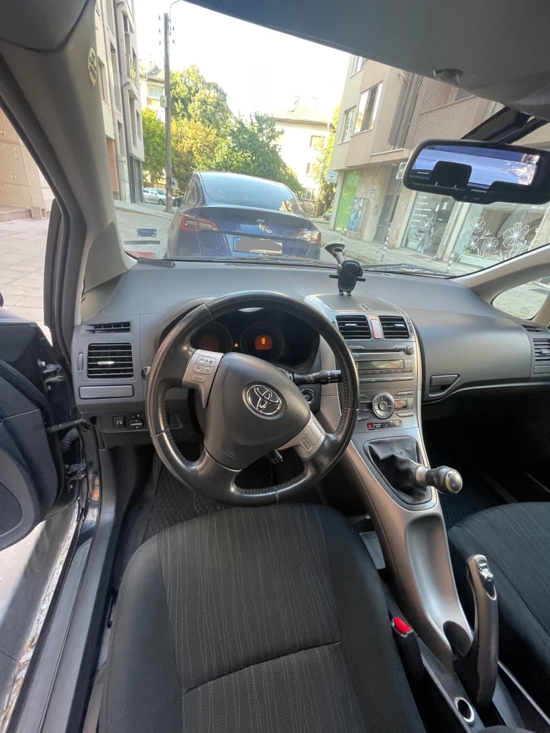 Toyota Auris 1.6, снимка 8 - Автомобили и джипове - 52364536