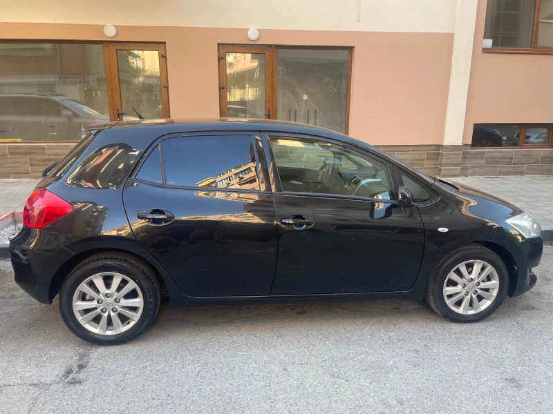 Toyota Auris 1.6, снимка 11 - Автомобили и джипове - 52364536