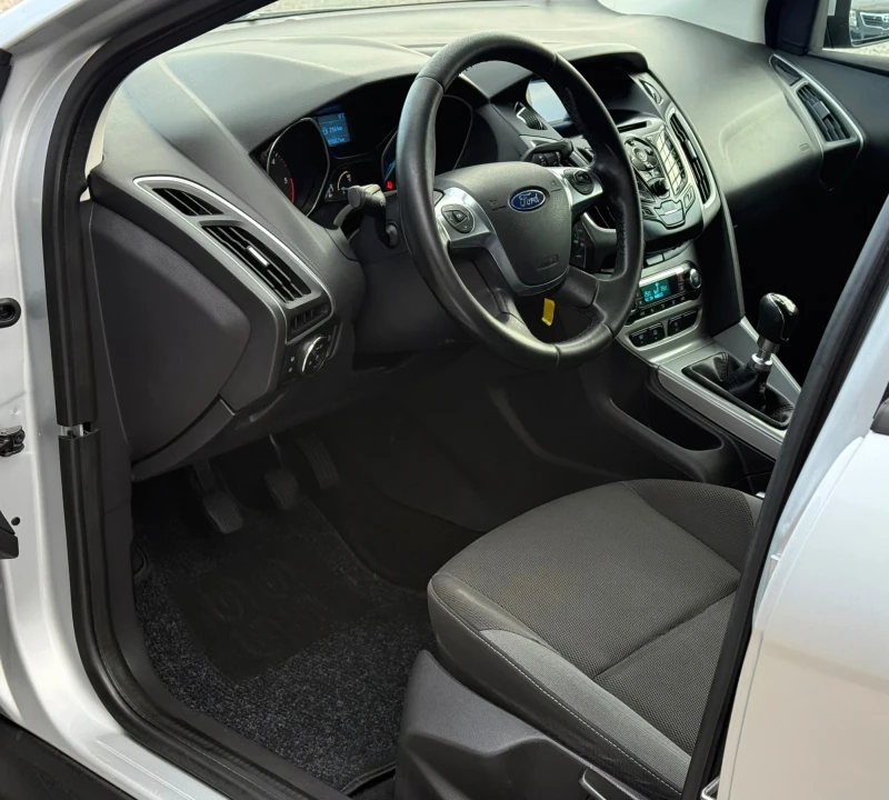 Ford Focus 1.6TDCi 116к.с * Климатроник* * Euro-5* , снимка 9 - Автомобили и джипове - 52829461