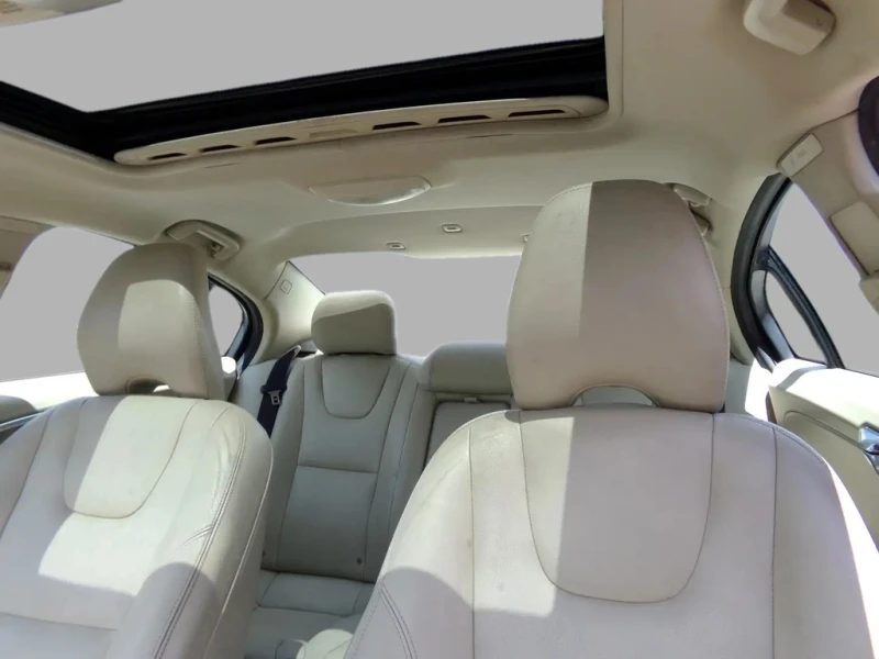 Volvo S60 * АВТО КРЕДИТ* ЦЕНА ДО БГ * СЕРВИЗНА ИСТОРИЯ * , снимка 14 - Автомобили и джипове - 52851532