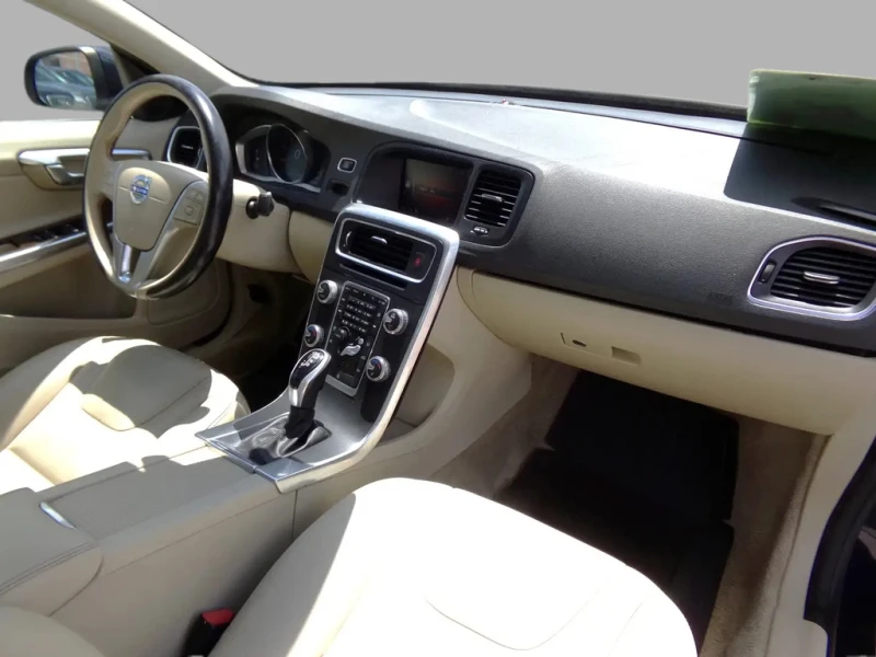 Volvo S60 * АВТО КРЕДИТ* ЦЕНА ДО БГ * СЕРВИЗНА ИСТОРИЯ * , снимка 11 - Автомобили и джипове - 52851532