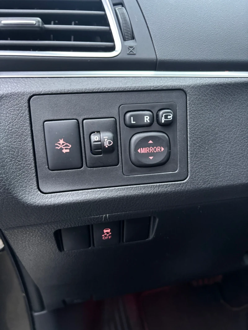 Toyota Verso Автомат 7Местна , снимка 12 - Автомобили и джипове - 52892911