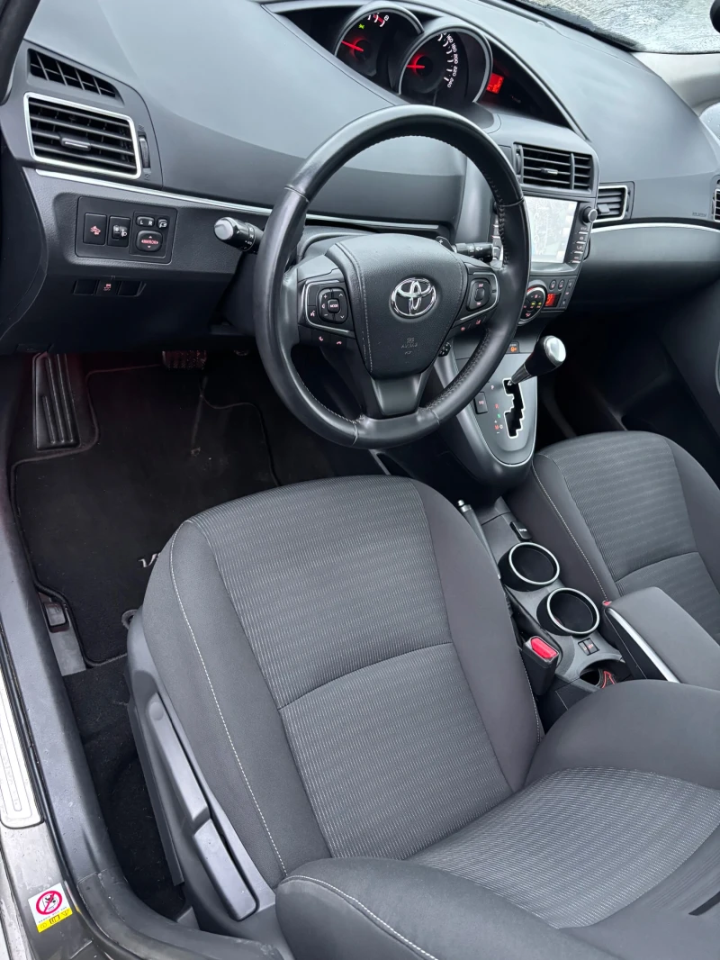 Toyota Verso Автомат 7Местна , снимка 7 - Автомобили и джипове - 52892911