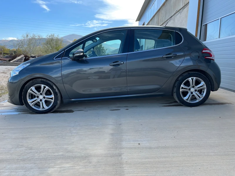 Peugeot 208, снимка 4 - Автомобили и джипове - 52931922